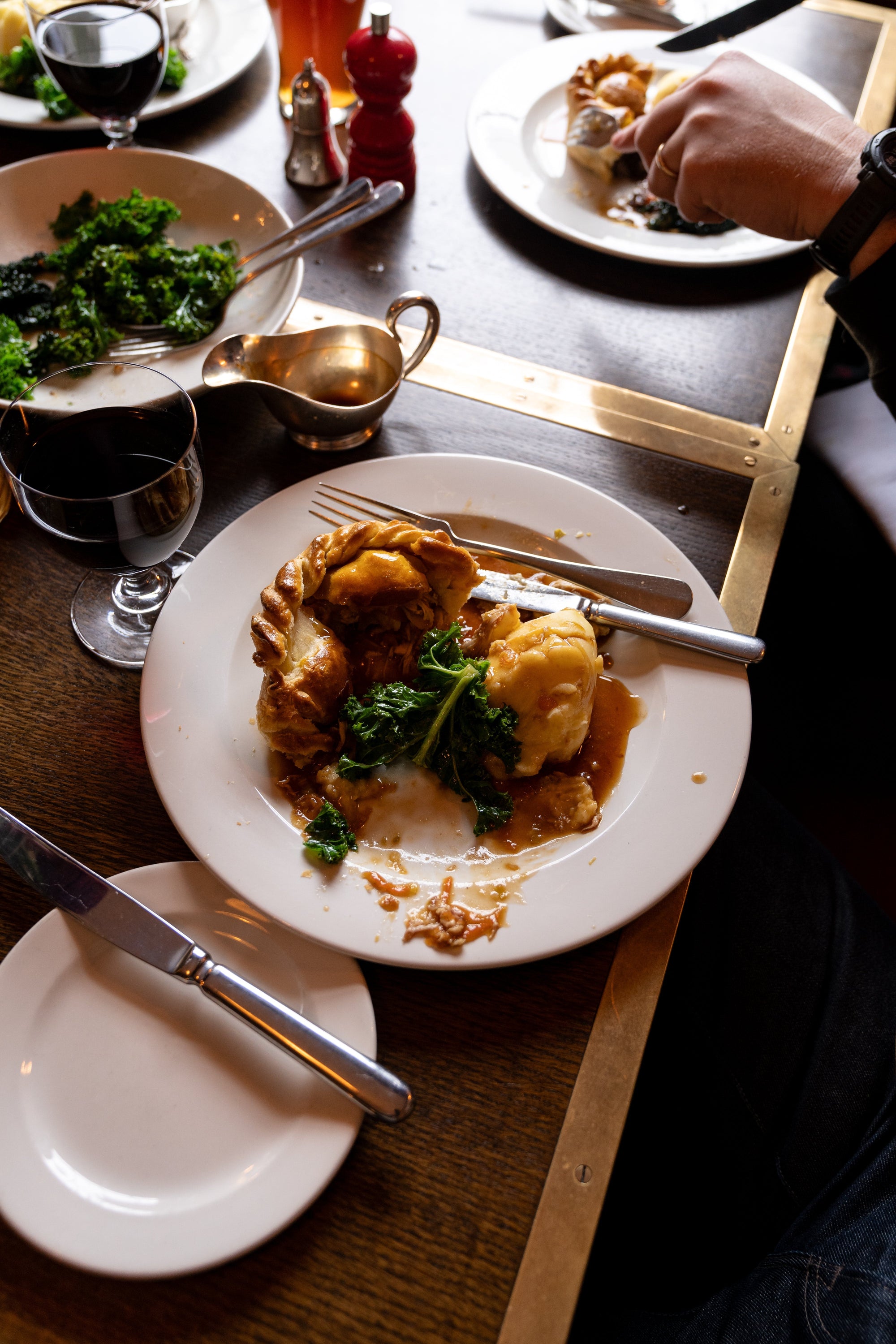 WILLY'S PIES + THE BUILDERS ARMS (BEN TISH)