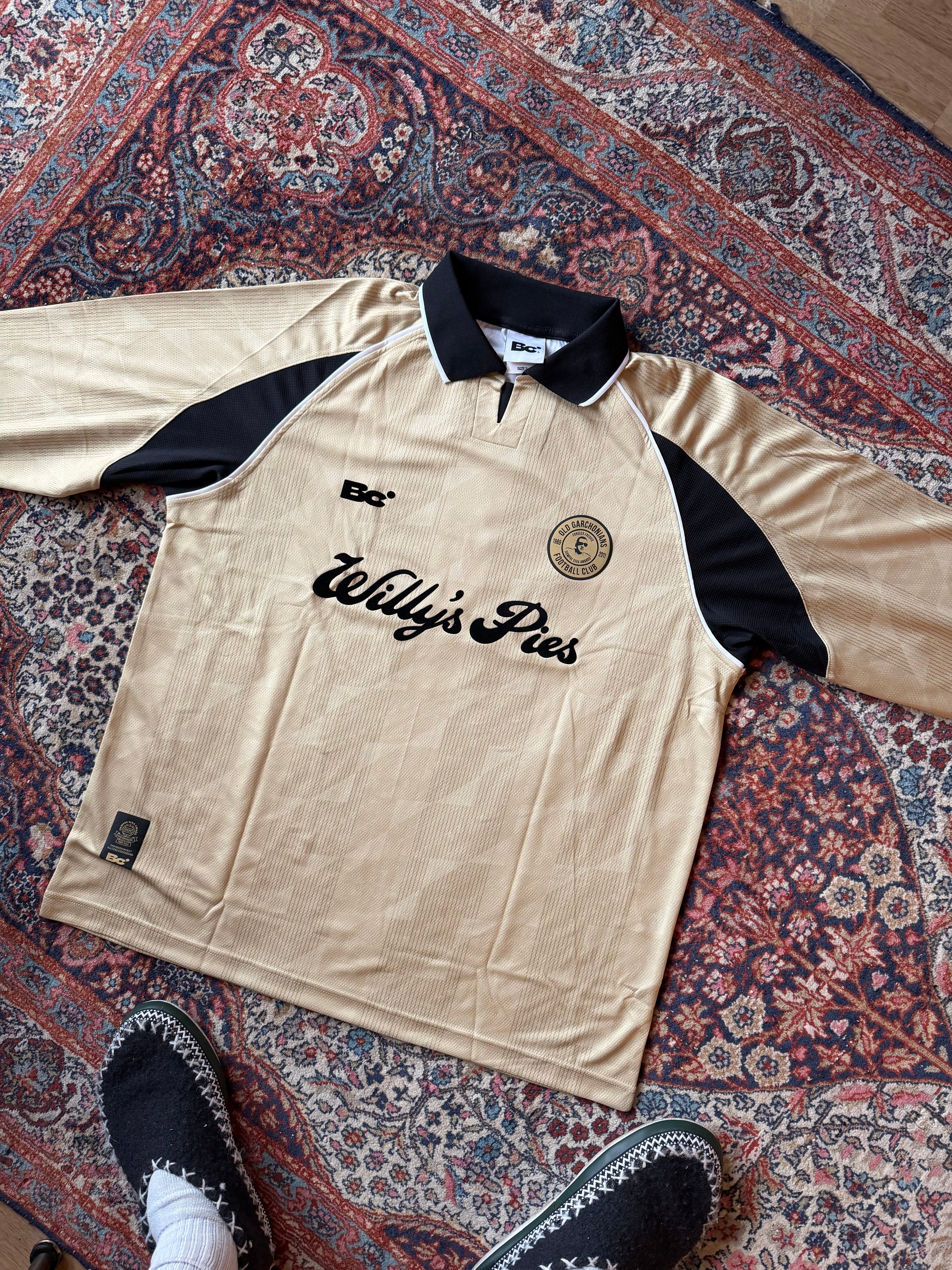 WILLY'S PIES PROUD SPONSORS OF OLD GARCHONIANS FC