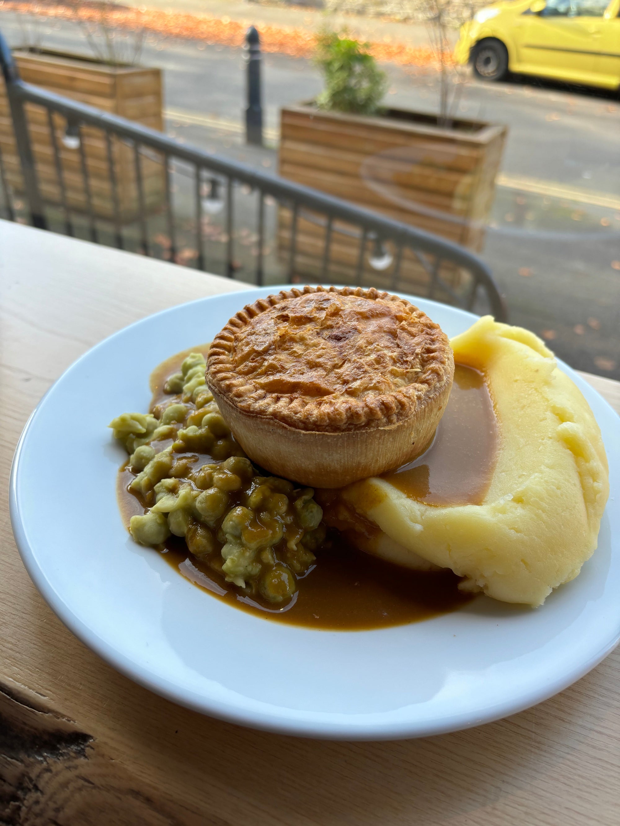 WILLY'S PIES HEAD TO SHEFFIELD FOR ONE NIGHT WITH BENCH