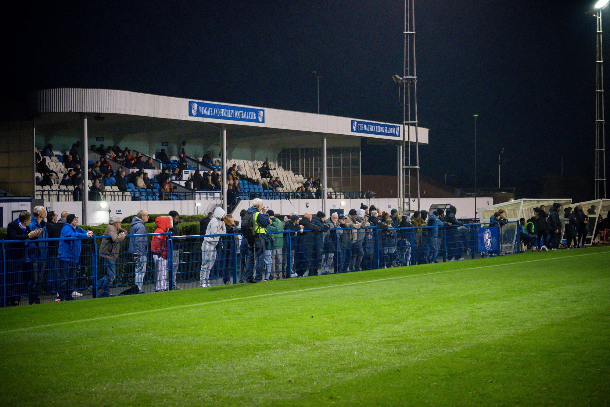 WILLY'S PIES PROUD PIE SUPPLIER OF WINGATE & FINCHLEY FC